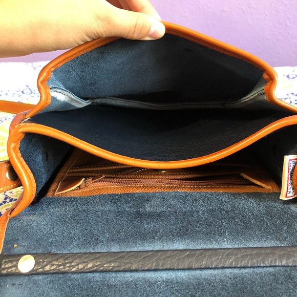 SOLD Vintage Dooney and Bourke Carrier Purse - Picture 9 of 14